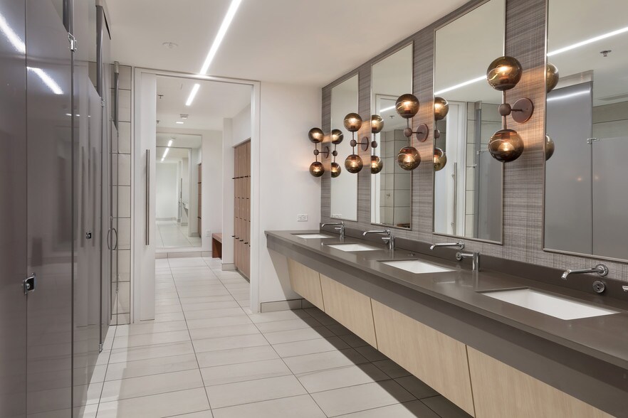 More Photos Of 1660 International Dr, McLean Office For Lease