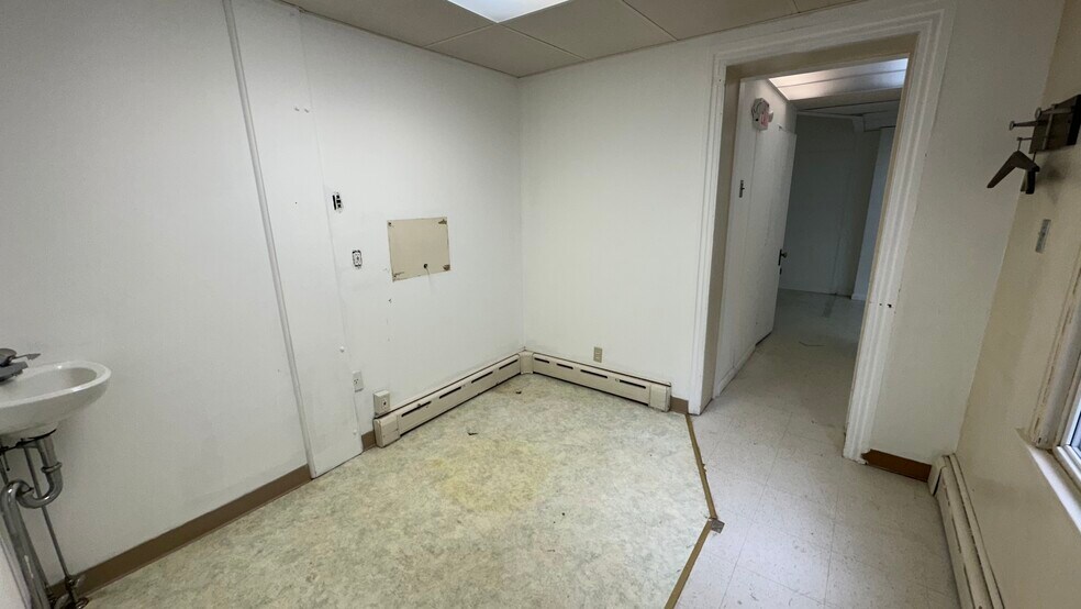 More Photos Of 28 N 3rd St, Easton Office Residential For Lease