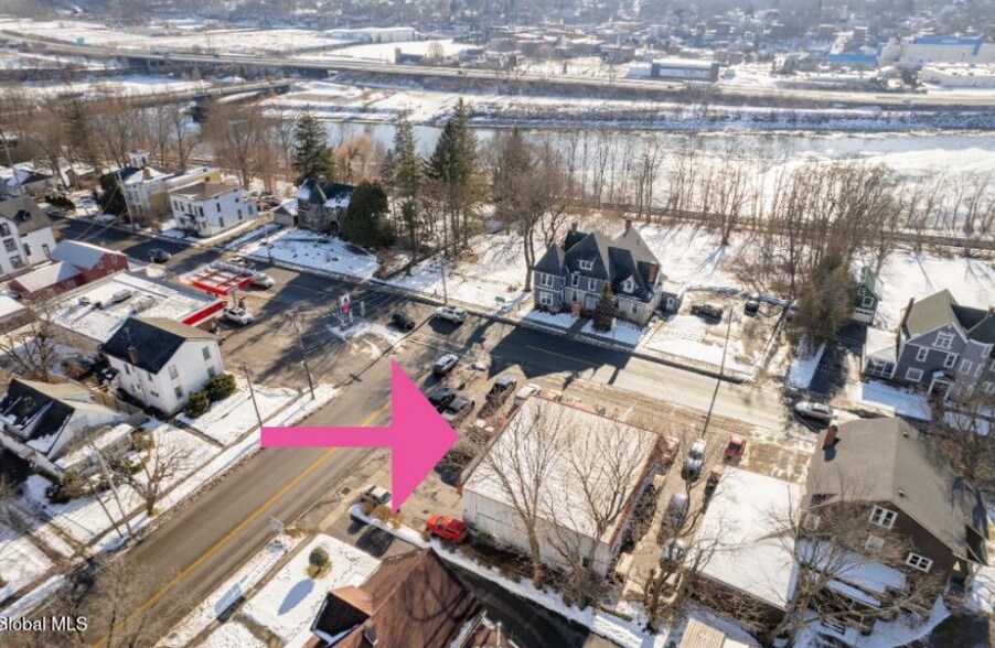 More Photos Of 46 W Grand St, Palatine Bridge Freestanding For Sale