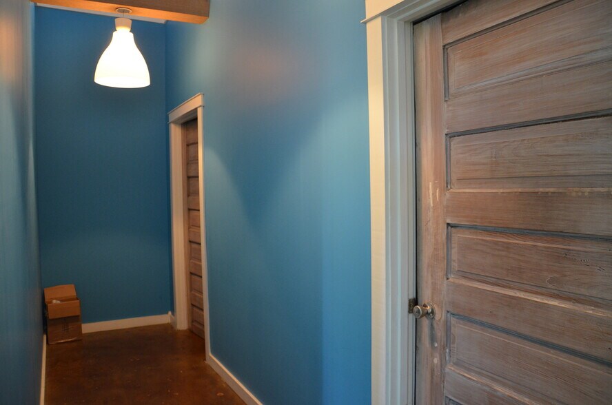 More Photos Of 996 Huff Rd NW, Atlanta Warehouse For Lease