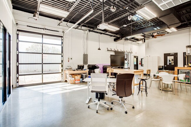 More Photos Of 3020 Yost Pl NE, Washington Flex For Lease