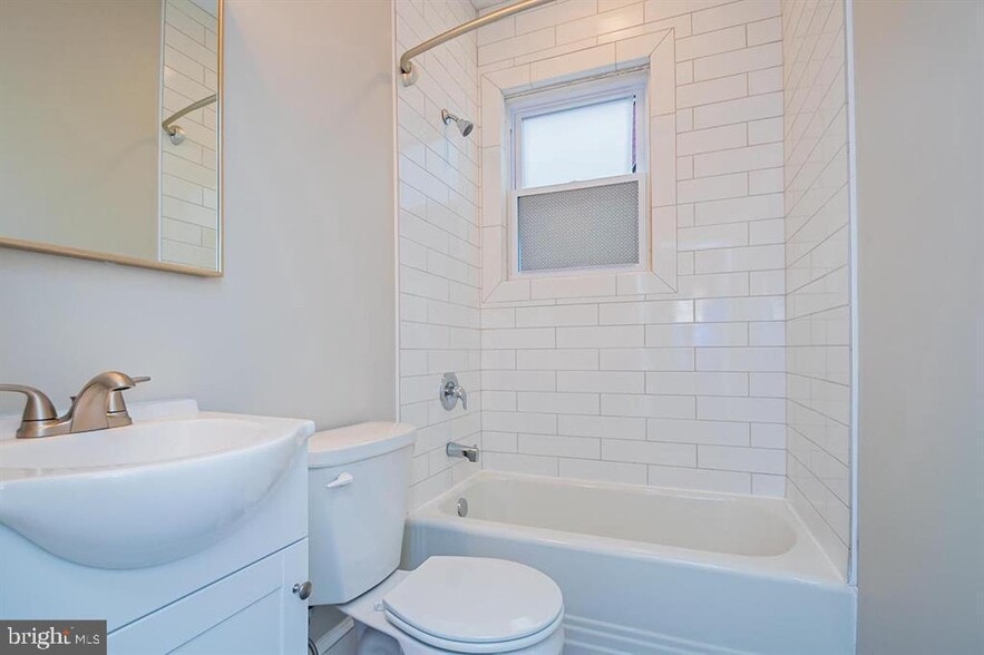 More Photos Of 1608 N Broom St, Wilmington Apartments For Sale