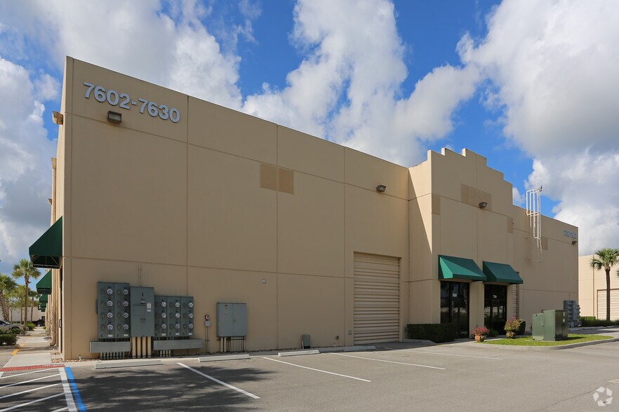 More Photos Of 7602-7664 SW Jack James Dr, Stuart Warehouse For Lease