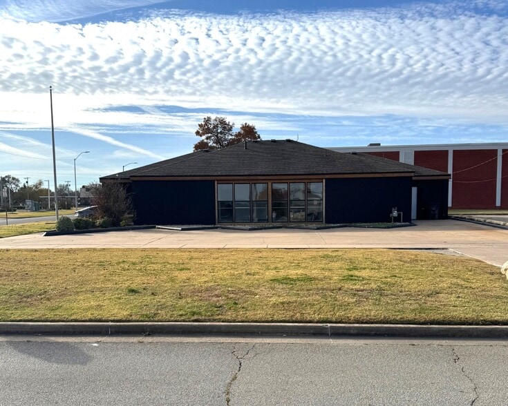 More Photos Of 601 SW Jennings Ave, Bartlesville Office For Lease