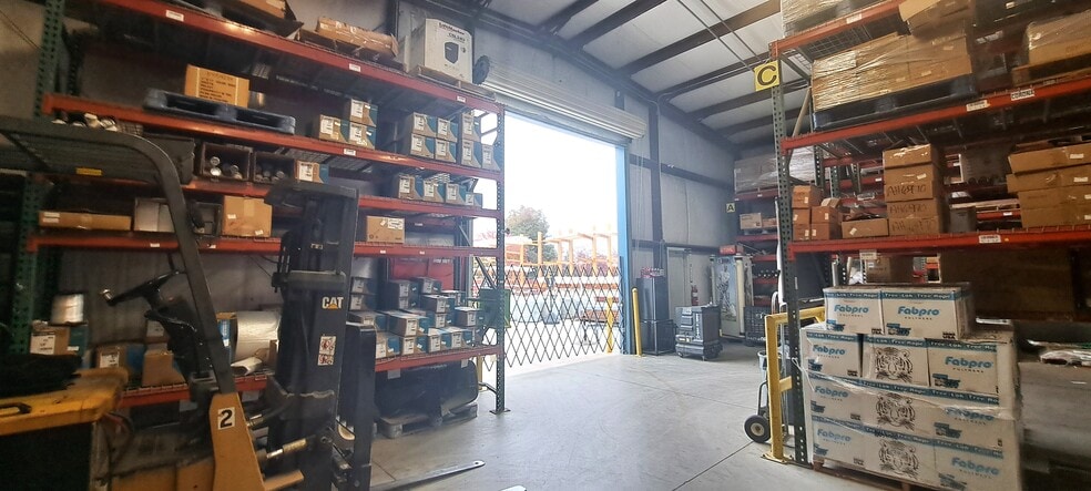 More Photos Of 9309 Enos Ln, Bakersfield Warehouse For Lease