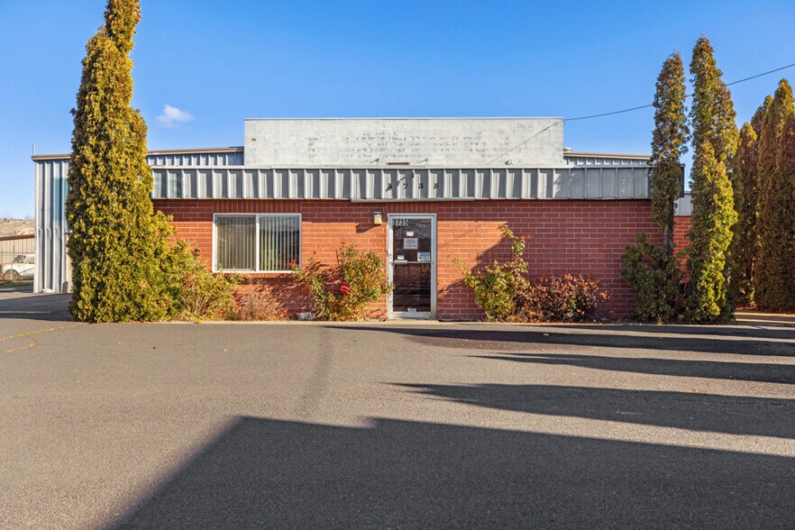 More Photos Of 3735 Washburn Way, Klamath Falls Warehouse For Lease