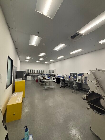 More Photos Of 1325 E El Segundo Blvd, El Segundo Food Processing For Lease