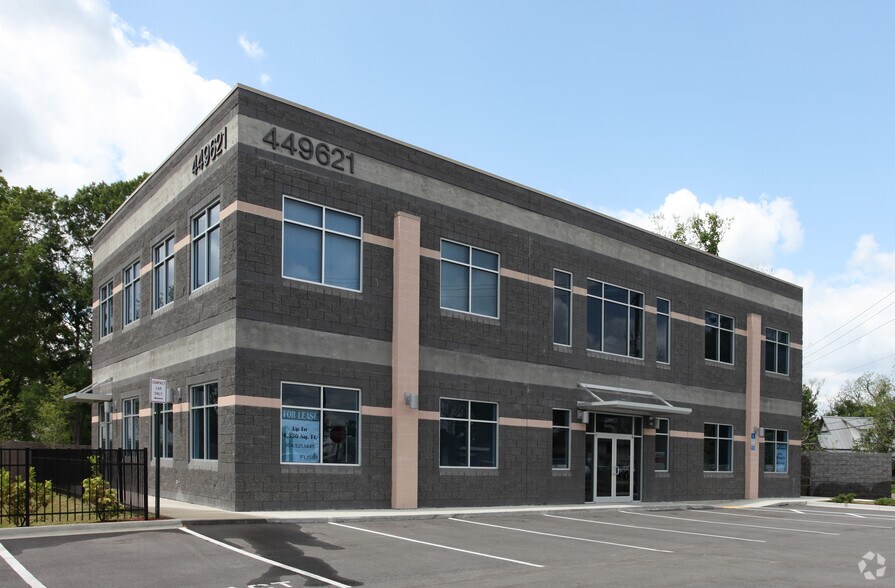 More Photos Of 449621 Us-301, Callahan Medical For Lease