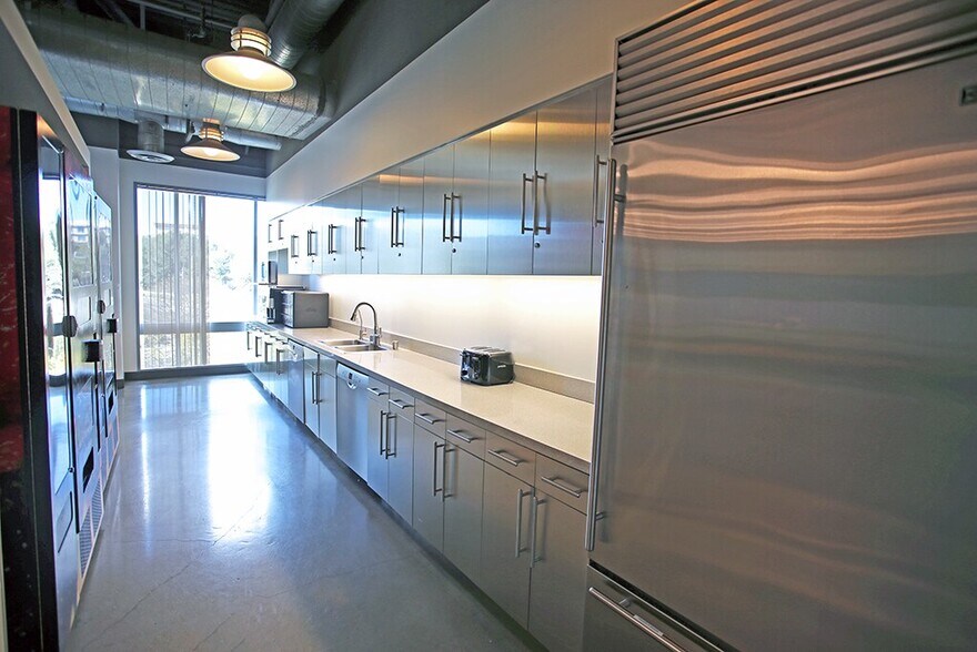 More Photos Of 65 Enterprise, Aliso Viejo Coworking Space