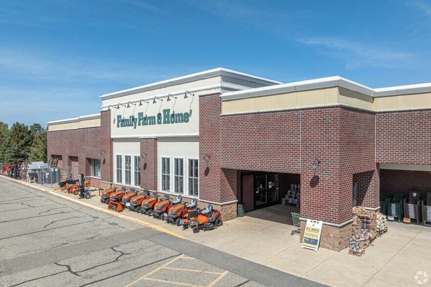 More Photos Of 6101 Lake Michigan Dr, Allendale Apartments For Lease