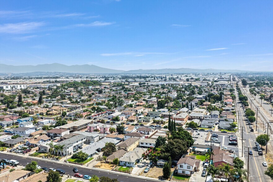 More Photos Of 6142 Vinevale Ave, Maywood Apartments For Sale