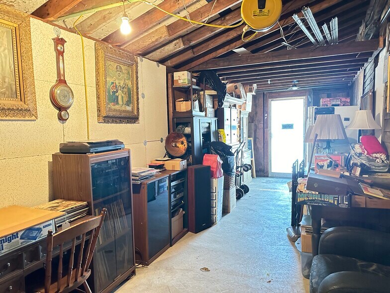 More Photos Of 9 N Main St, Bangor Light Distribution For Sale