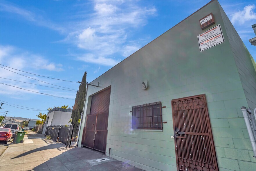 More Photos Of 954 86th Ave, Oakland Manufacturing For Lease