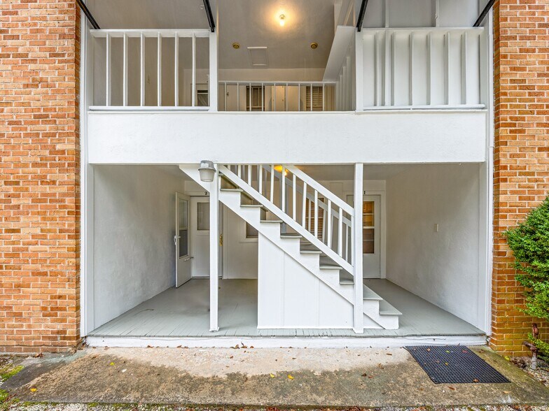 More Photos Of 1029 Patton St, Hendersonville Apartments For Sale