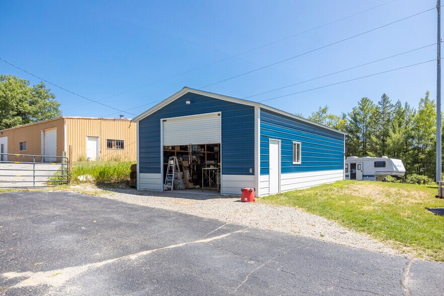 More Photos Of 6100 M-68 Hwy, Indian River Hotel For Sale