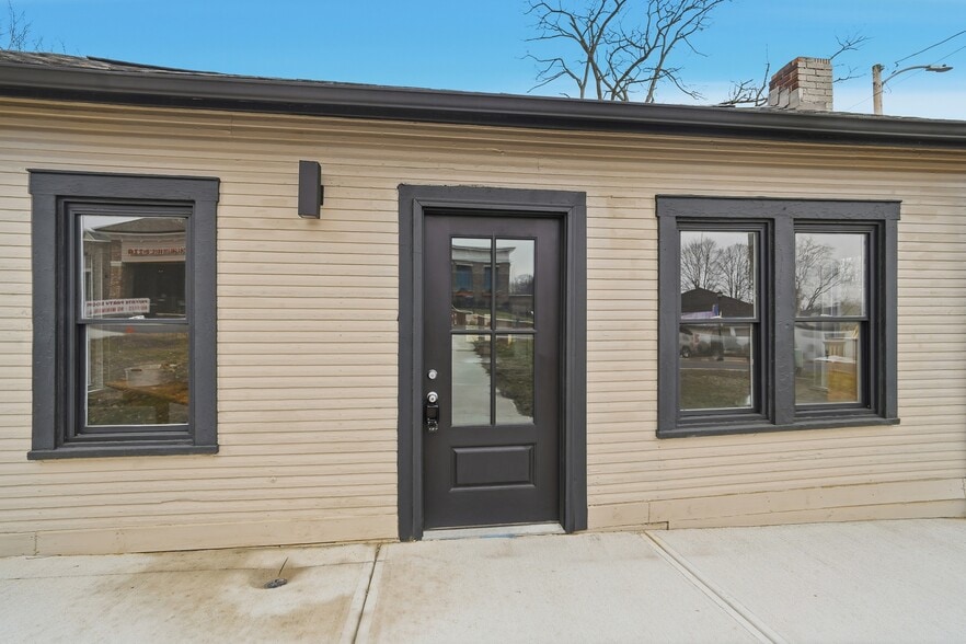 More Photos Of 520 N Broadway St, Lebanon Storefront For Sale
