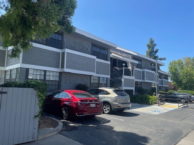 More Photos Of 940 W 17th St, Santa Ana Unknown For Lease