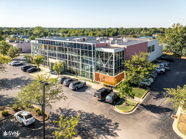 More Photos Of 1028-1030 Wellington Way, Lexington Health Club For Lease