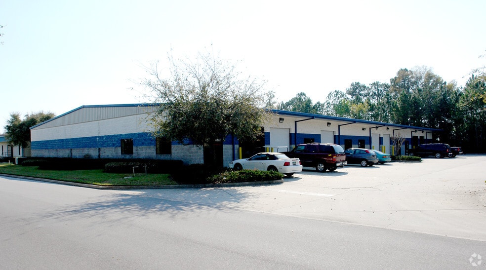 More Photos Of 6656 Columbia Park Dr, Jacksonville Warehouse For Lease