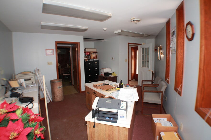 More Photos Of 712 Magee Ave, Jeannette Warehouse For Sale