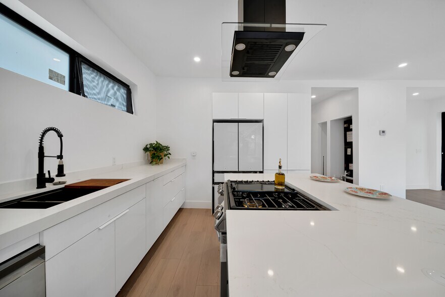 More Photos Of 1370 SW 5th St, Miami Apartments For Sale