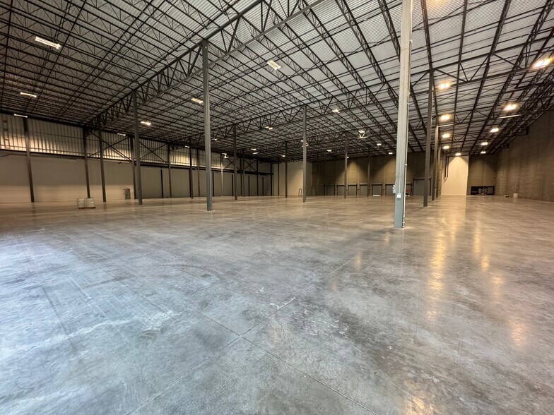 More Photos Of 140 Circle Dr N, Piscataway Manufacturing For Lease