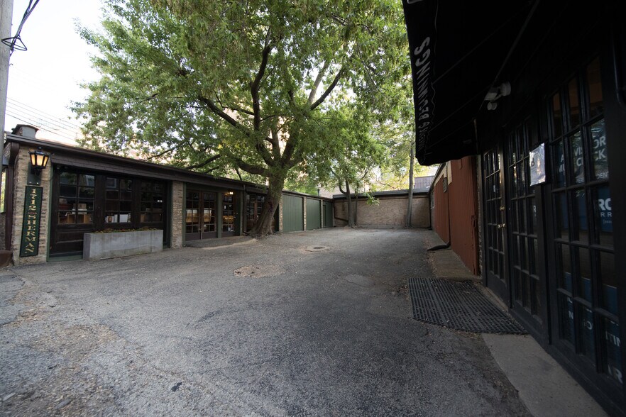 More Photos Of 1712-1722 Sherman Ave, Evanston Office For Lease