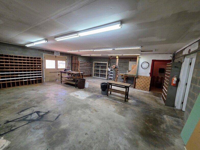More Photos Of 116 Broadway St, Mertzon General Retail For Sale