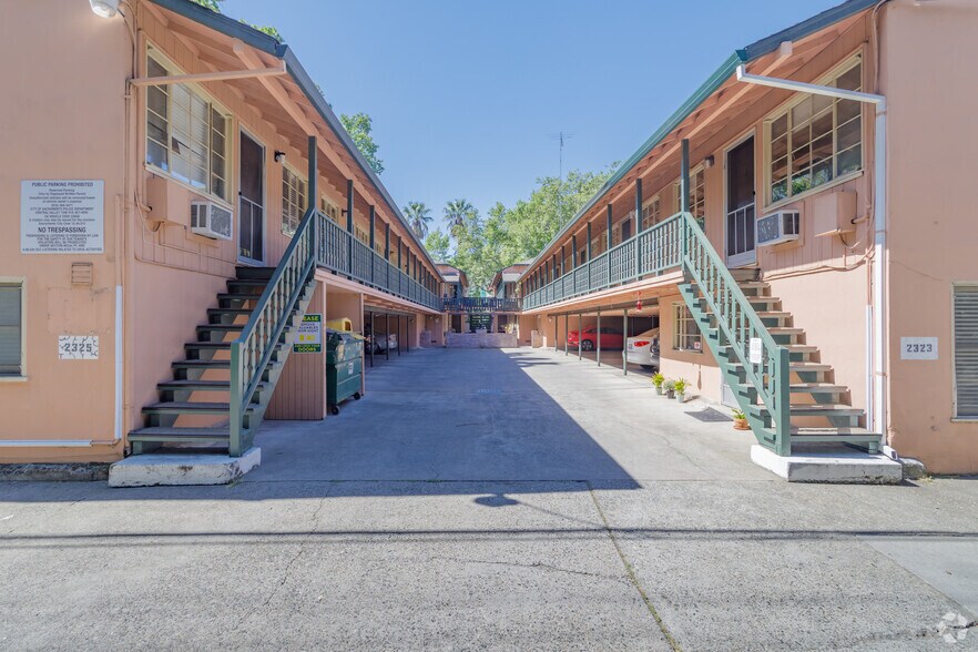 More Photos Of 2323-2325 H St, Sacramento Apartments For Sale