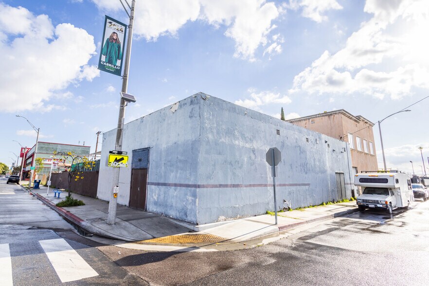 Primary Photo Of 1650 Santa Fe Ave, Long Beach General Retail For Sale