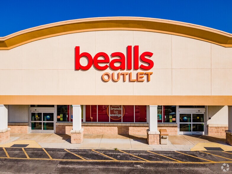 More Photos Of 9550-9690 Us Highway 19, Port Richey Unknown For Lease