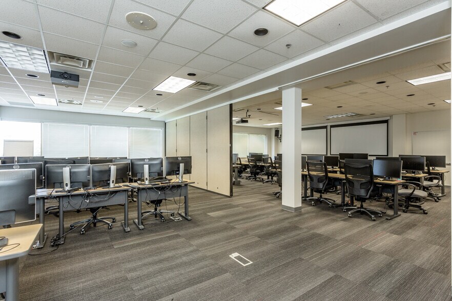 More Photos Of 1450 Technology Dr, Harrisonburg Office For Sale