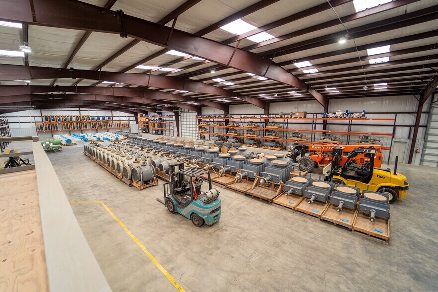 More Photos Of 236 Industrial Park Dr, Victoria Warehouse For Lease