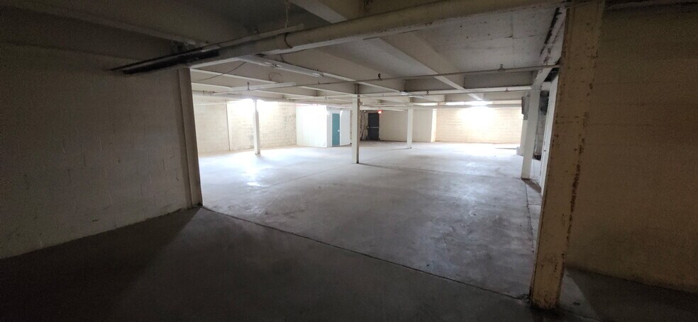 More Photos Of 115 6th St, Upland Light Manufacturing For Lease