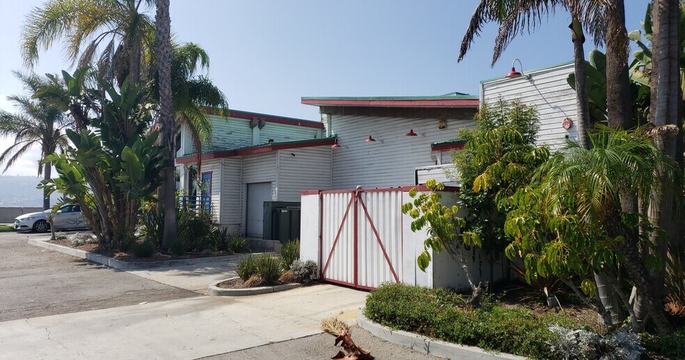 More Photos Of 230 Portofino Way, Redondo Beach Restaurant For Lease