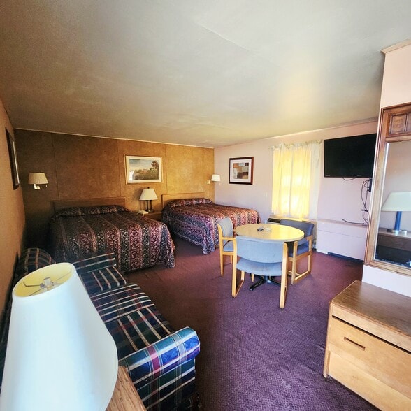 More Photos Of 1507 W Oakland Ave, Austin Hotel For Sale