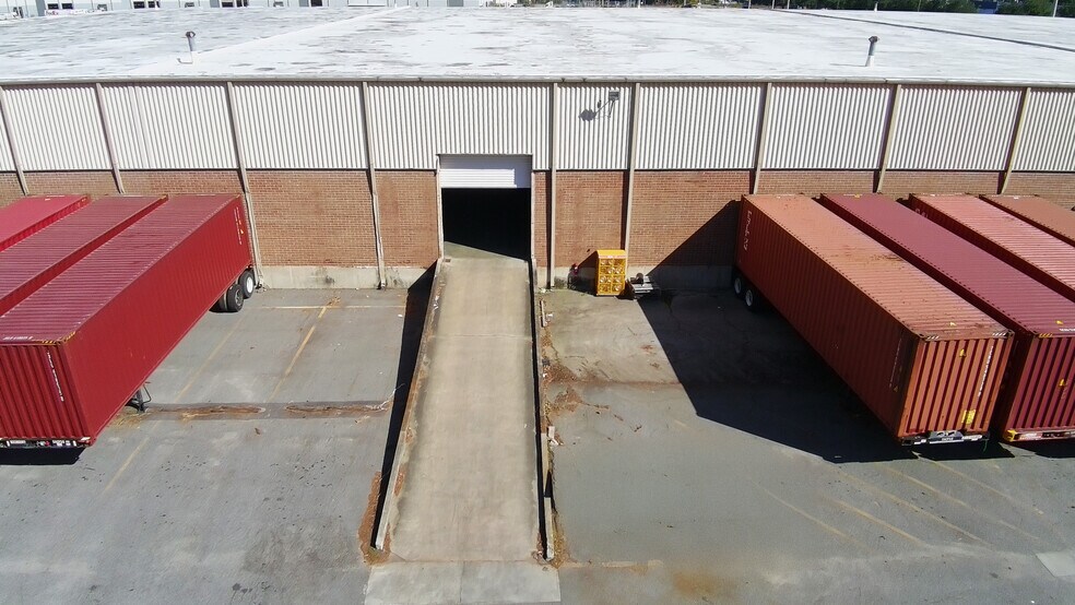 More Photos Of 125 Coleman Blvd, Savannah Distribution For Lease