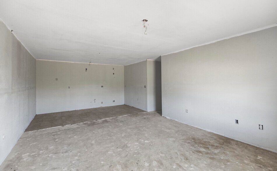 More Photos Of 1010 N Eufaula Ave, Eufaula Hotel For Sale