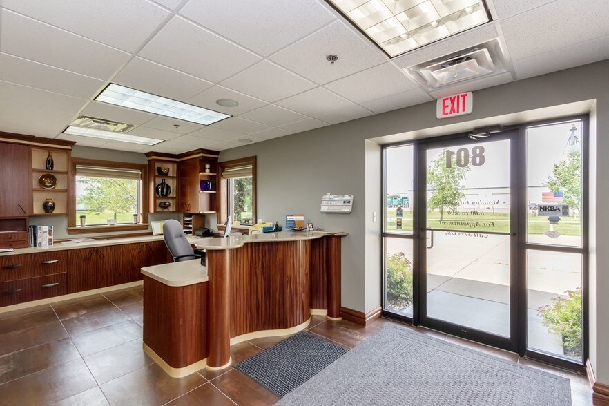 More Photos Of 801 62nd St, Marion Showroom For Sale