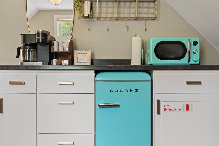 More Photos Of 100 S Railroad Ave, Damascus Apartments For Sale