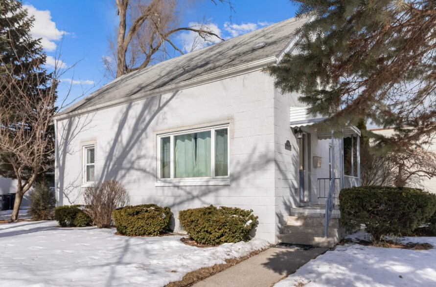 More Photos Of 3101 Rochester Rd, Royal Oak Office For Sale