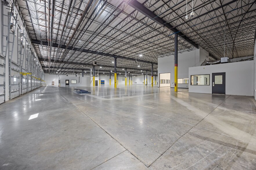 More Photos Of 719 N Regional Rd, Greensboro Warehouse For Lease