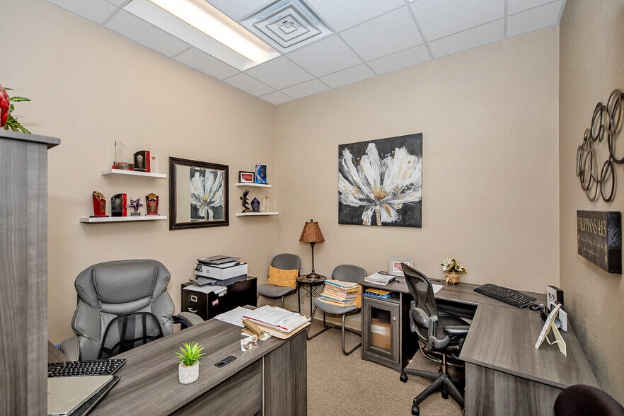 More Photos Of 11375 S Fortuna Rd, Yuma Storefront Retail Office For Sale