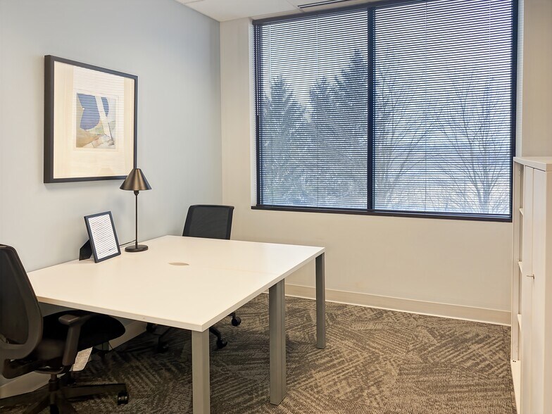 More Photos Of 4320 Winfield Rd, Warrenville Coworking Space