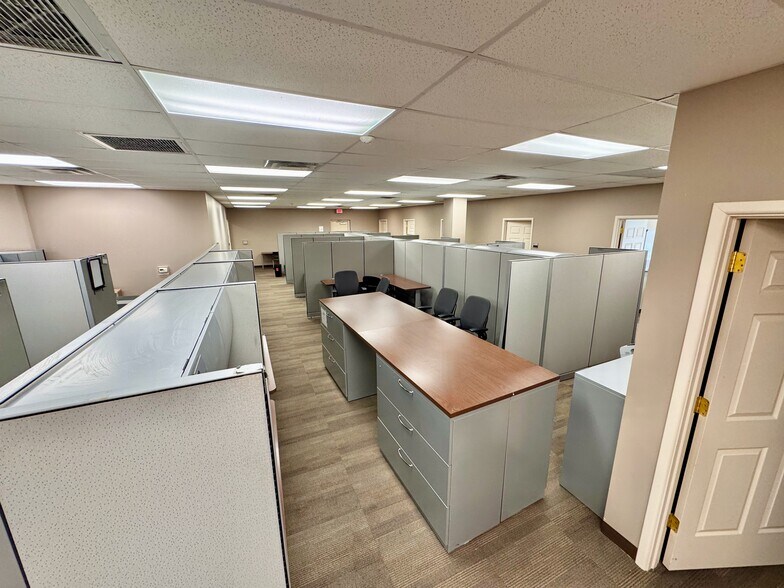 More Photos Of 1200 Bensdale Rd, Pleasanton Warehouse For Lease