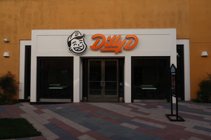 More Photos Of 520-550 Deep Valley Dr, Rolling Hills Estates Unknown For Lease