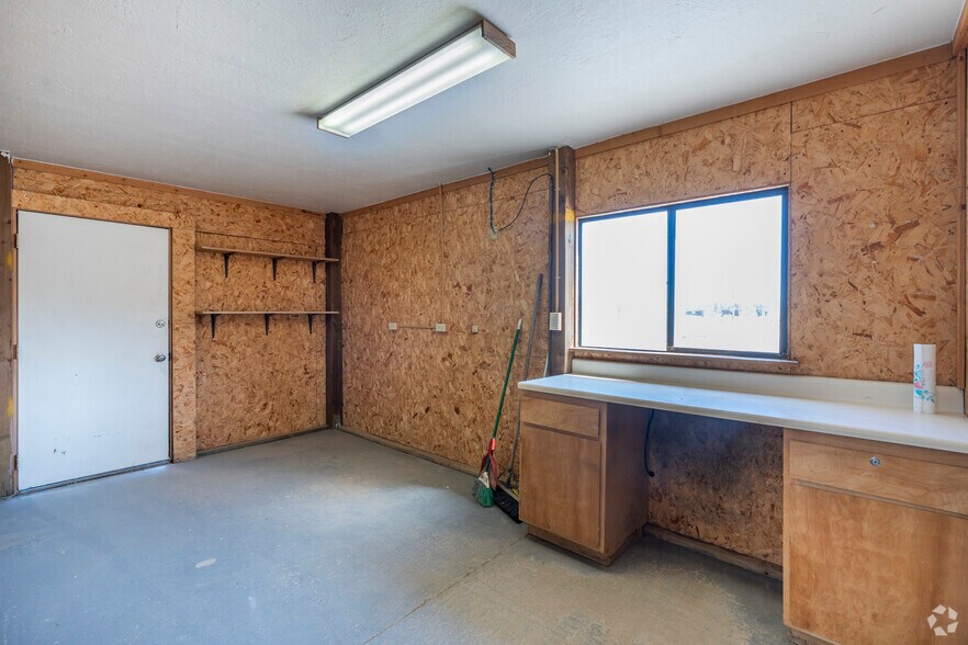 More Photos Of 600 Industrial Way, Lovelock Warehouse For Sale