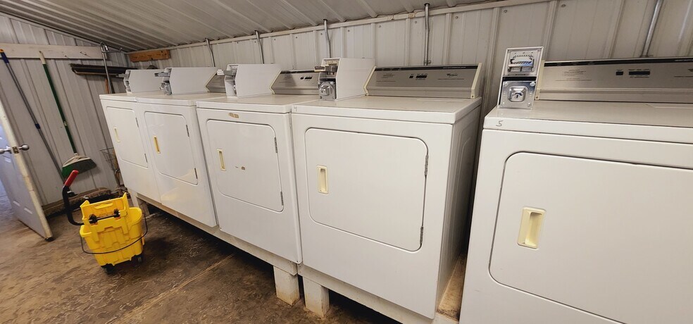 More Photos Of 2052 NW 125th Ave, Watford City Self Storage For Sale