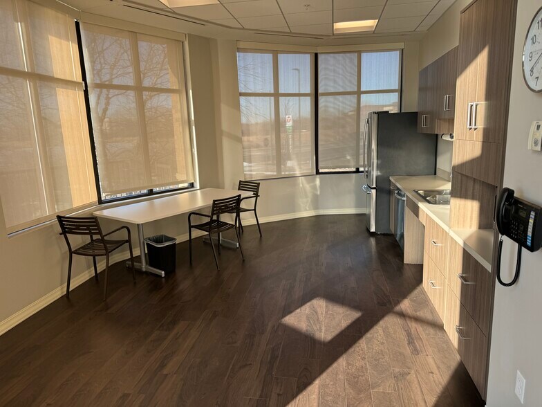 More Photos Of 100 Prairie Center Dr, Eden Prairie Unknown For Lease