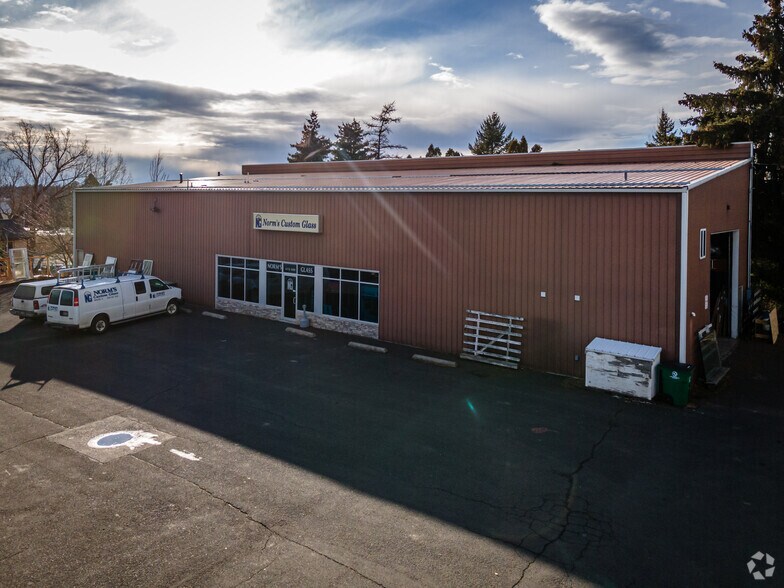 More Photos Of 621 N Main St, Moscow Distribution For Sale